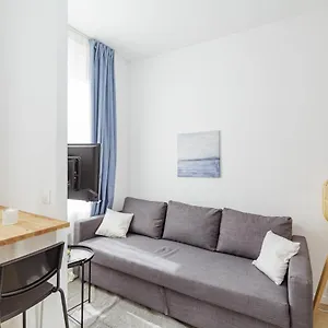 Apartamento 23 M Bright And Renovated Courtyard Side, París